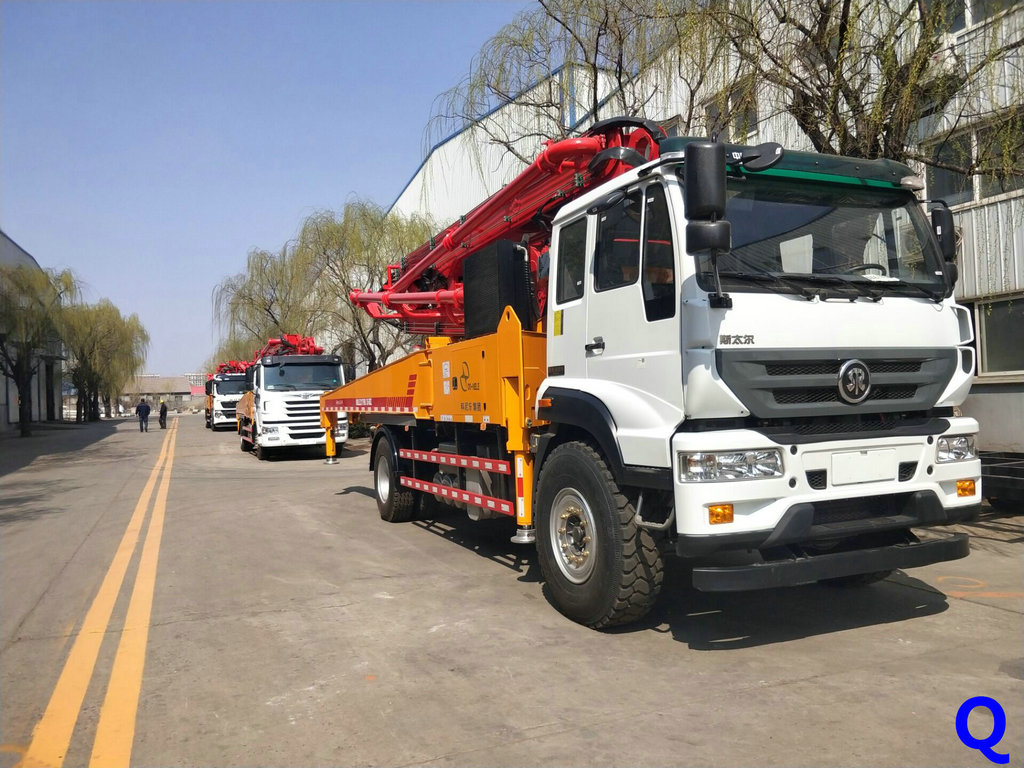 天泵，小型泵車，小型混凝土泵車