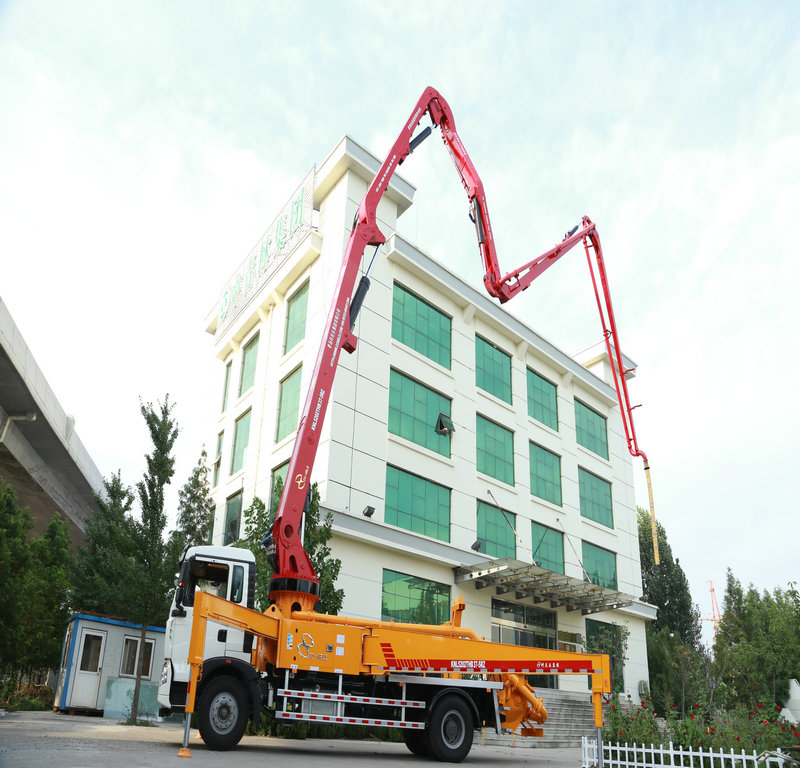 小型混凝土泵車，天泵，小型泵車，泵車