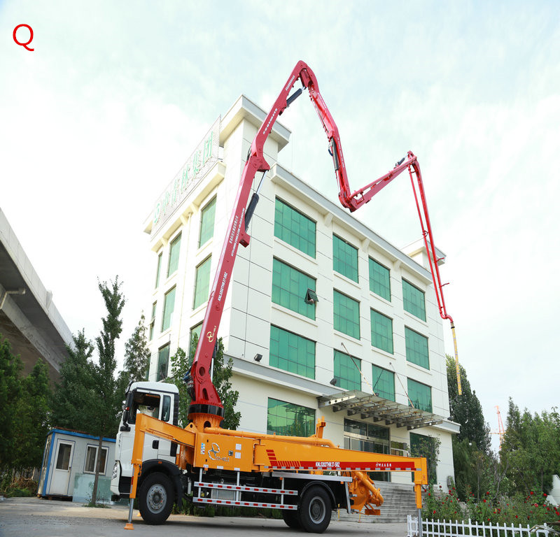 小型混凝土泵車，天泵，小型泵車，混凝土泵車