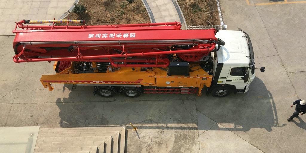 小型混凝土泵車短長期保養(yǎng)技巧